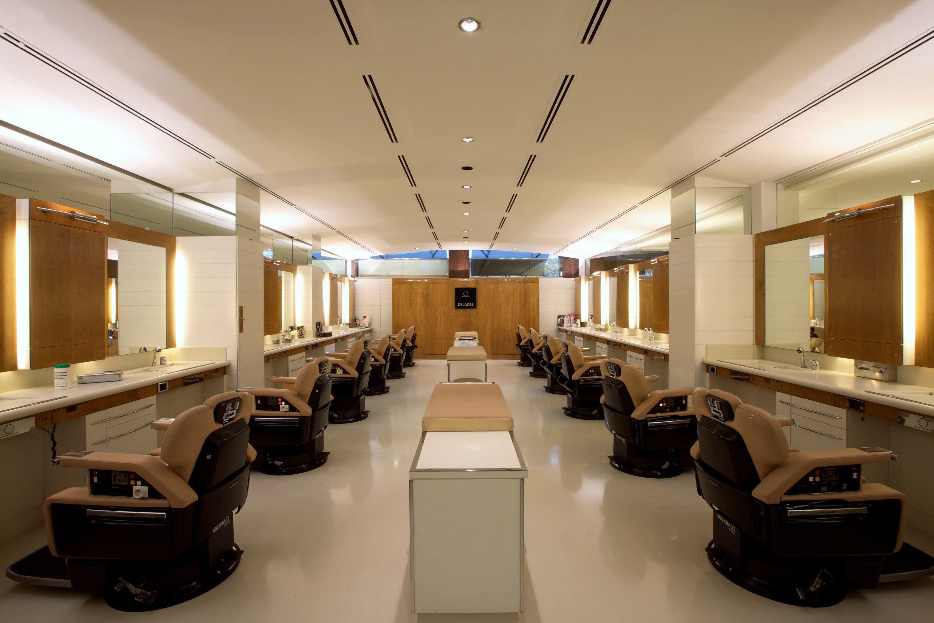 Institut de beauté pour hommes à Paris Cercle Delacre Barbier de luxe pour hommes Paris