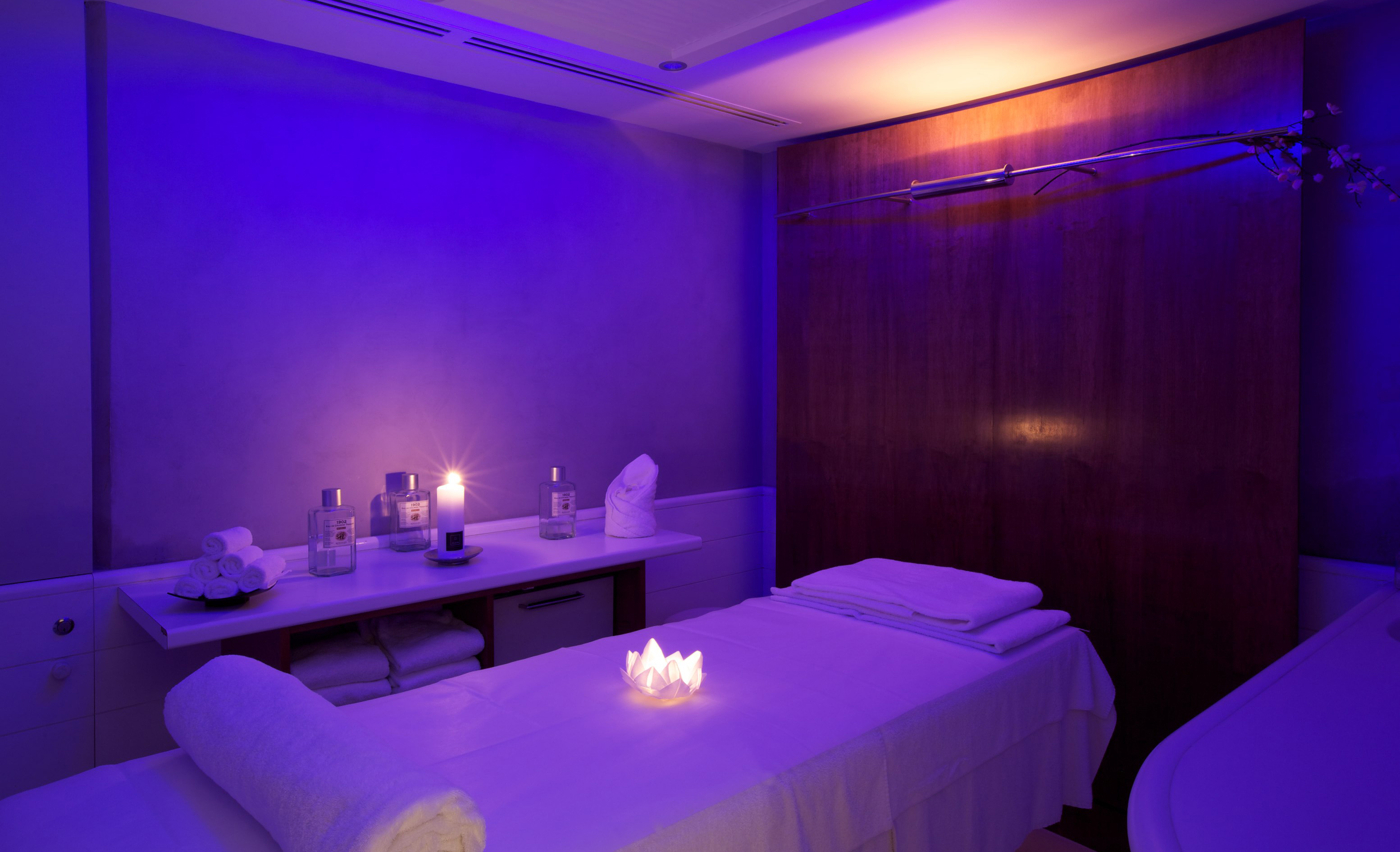 Massage pour homme cadeau à Paris Cercle Delacre Offrez un spa massage pour hommes à Paris